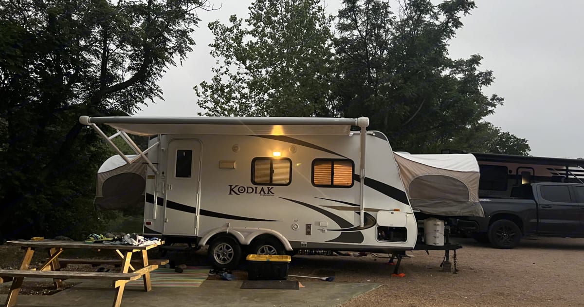 2012 Dutchmen Kodiak Travel trailer Rental in Angleton, TX Outdoorsy