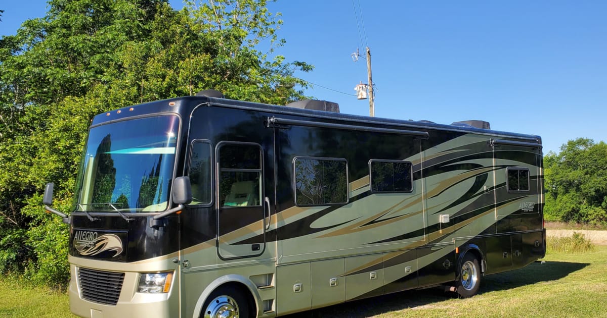 2012 Allegro Allegro Motorhome Intégral Rental in Doerun, GA Outdoorsy