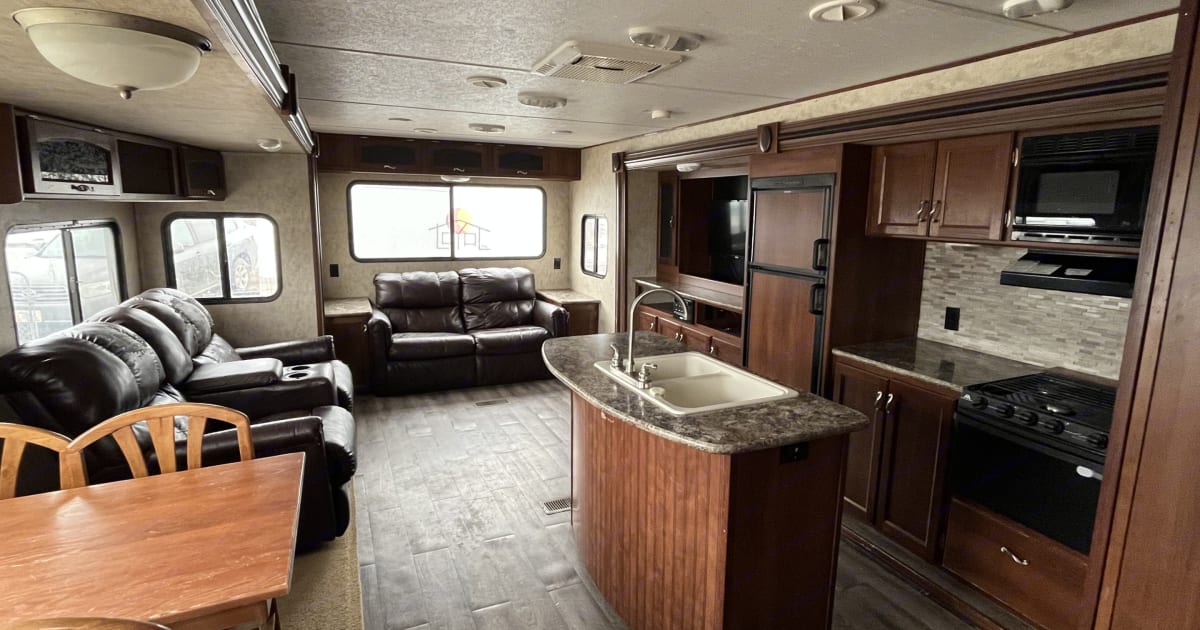 2015 Avenger Avenger Trailer Travel trailer Rental in helena, MT