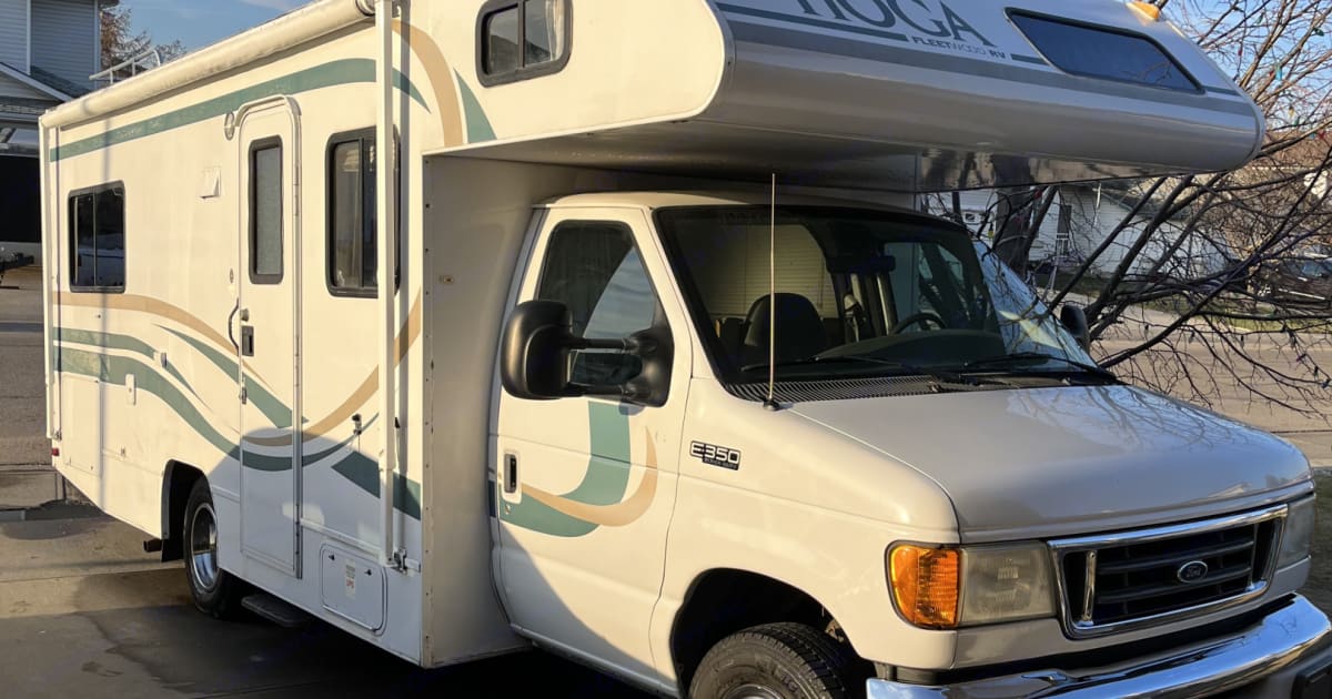 2003 Tioga Tioga Motorhome Class C Rental in Edmonton, AB Outdoorsy