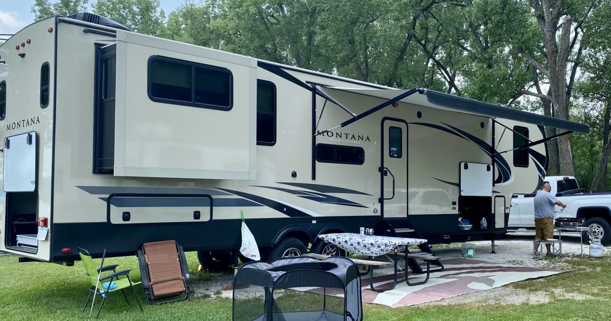 2019 Keystone RV Montana High Country Fifthwheel Rental in Madrid, IA