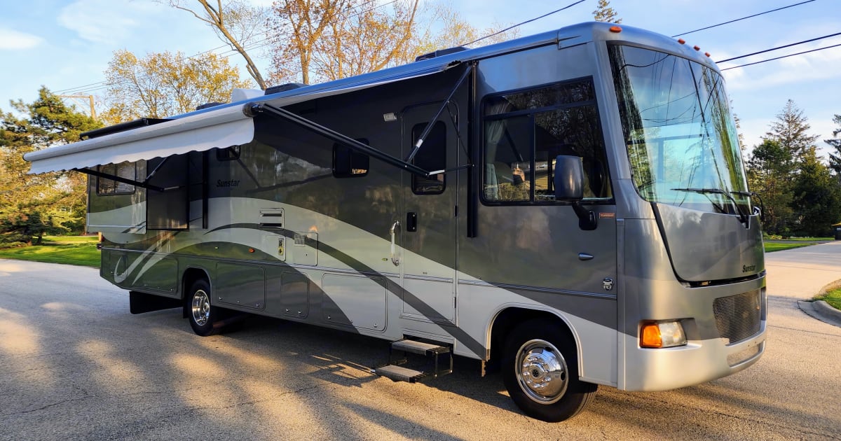 2011 Itasca Sunstar Class A Rental in Prospect Heights, IL Outdoorsy