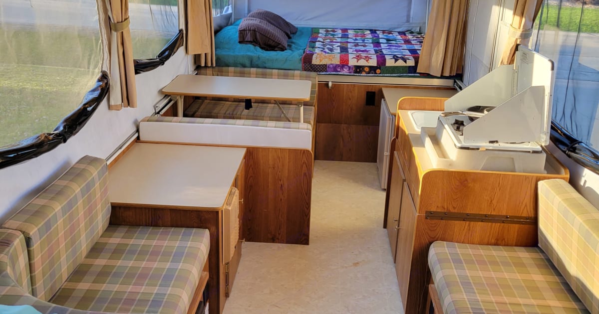 2000 Dutchmen Voyager Folding trailer Rental in Neenah, WI Outdoorsy