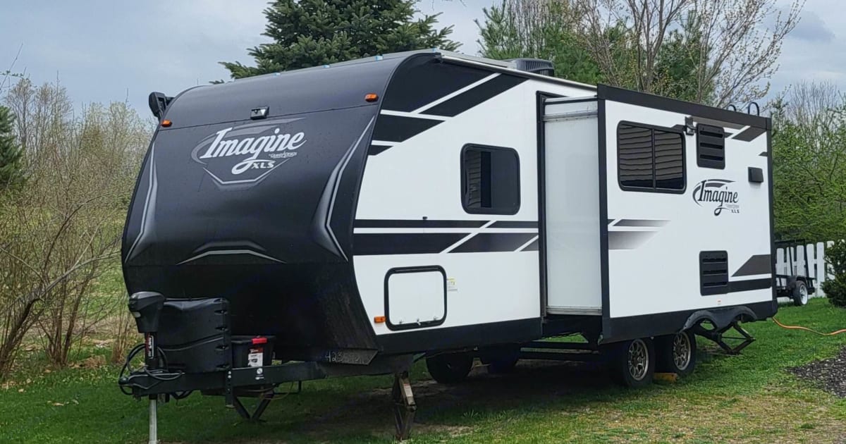 2022 Grand Design Imagine XLS Travel trailer Rental in Fowlerville, MI