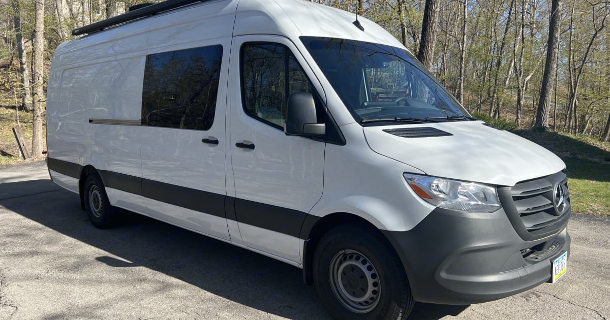 2022 MercedesBenz Sprinter RV Motorhome Campervan Camper van Rental in