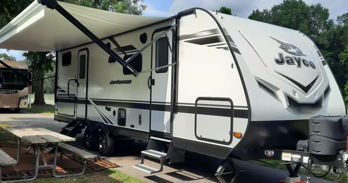 2021 Jayco Jay Feather Travel trailer Rental in Newbery, FL Outdoorsy
