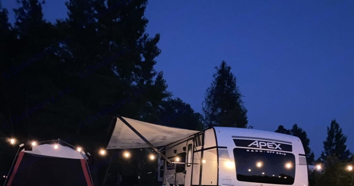 2021 Coachmen Apex Nano Travel trailer Rental in Saint isidore de La ...