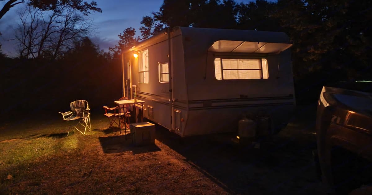 2001 Coachmen Catalina Lite Travel trailer Rental in Lees Summit, MO