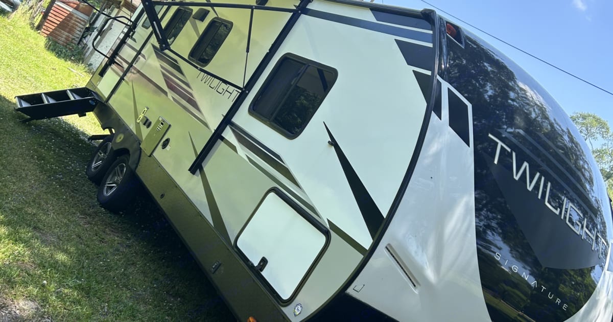 2022 Twilight RVS Signature Travel trailer Rental in Denham springs, LA