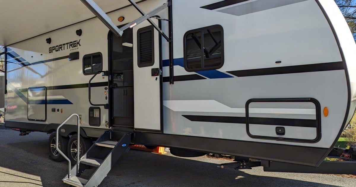 2021 Sport Trek Sport Trek Trailer Travel trailer Rental in Brownstown