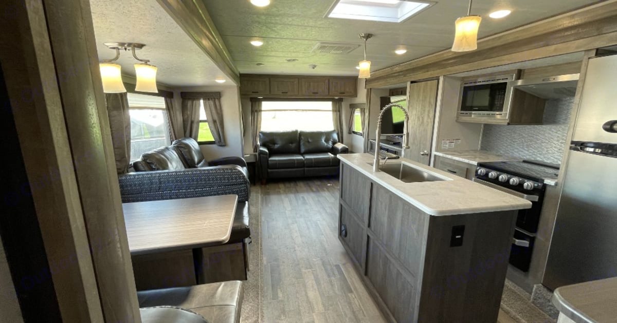 2019 Forest River Vibe Travel trailer Rental in Lincoln, NE Outdoorsy