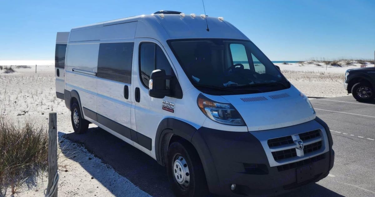 Photos 2014 Dodge 1500 Camper van Rental in Brentwood, MO Outdoorsy