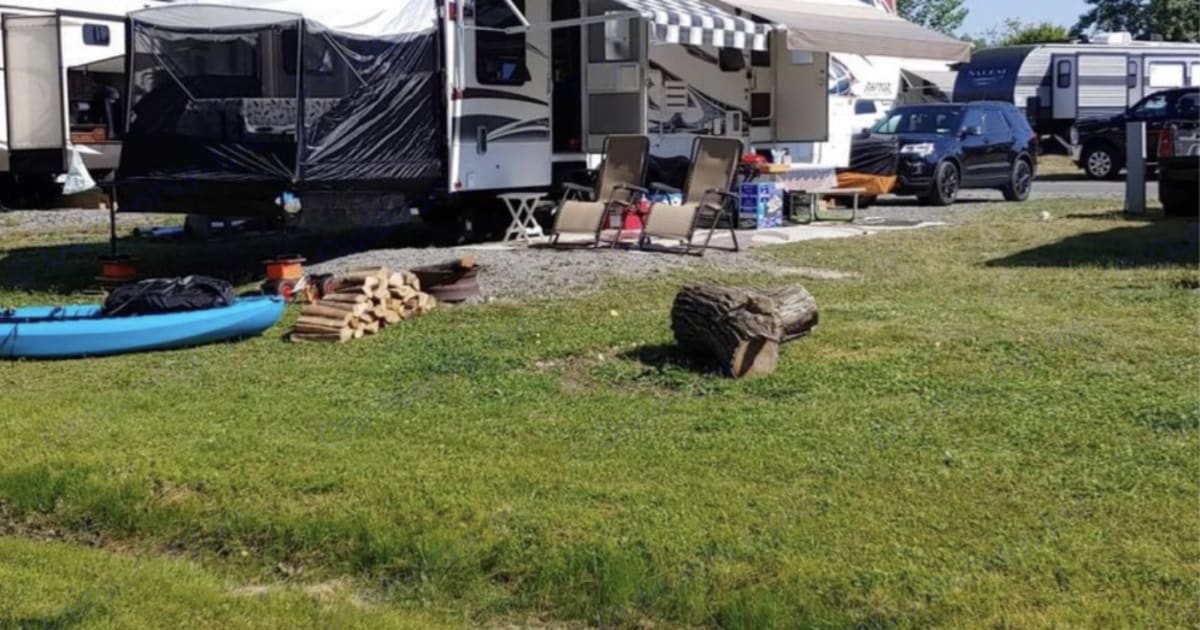 2009 Keystone RV Raptor Velocity Toy Hauler Fifthwheel Rental in