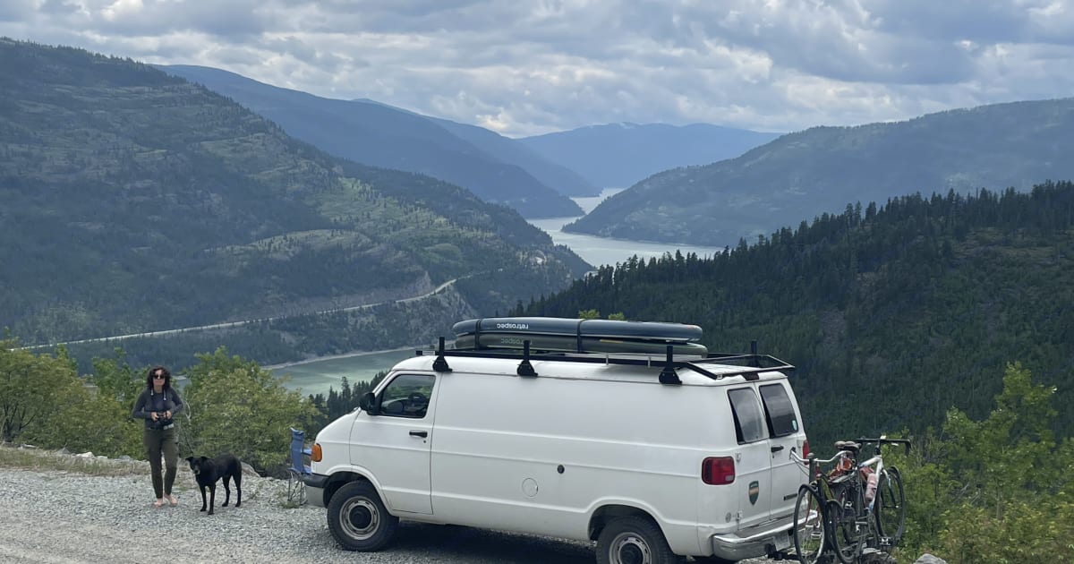 2001 Dodge Ram 1500 Camper van Rental in Kalispell, MT Outdoorsy