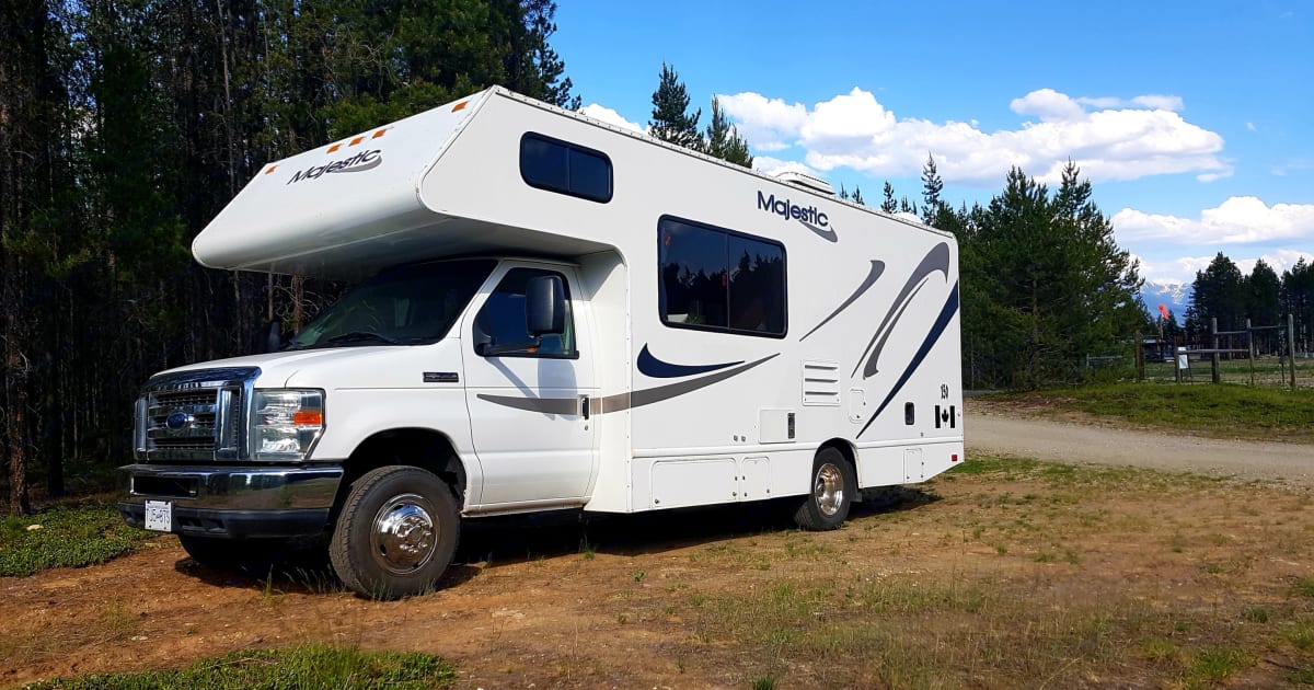 2010 Thor Majestic Class C Rental in Valemount, BC Outdoorsy