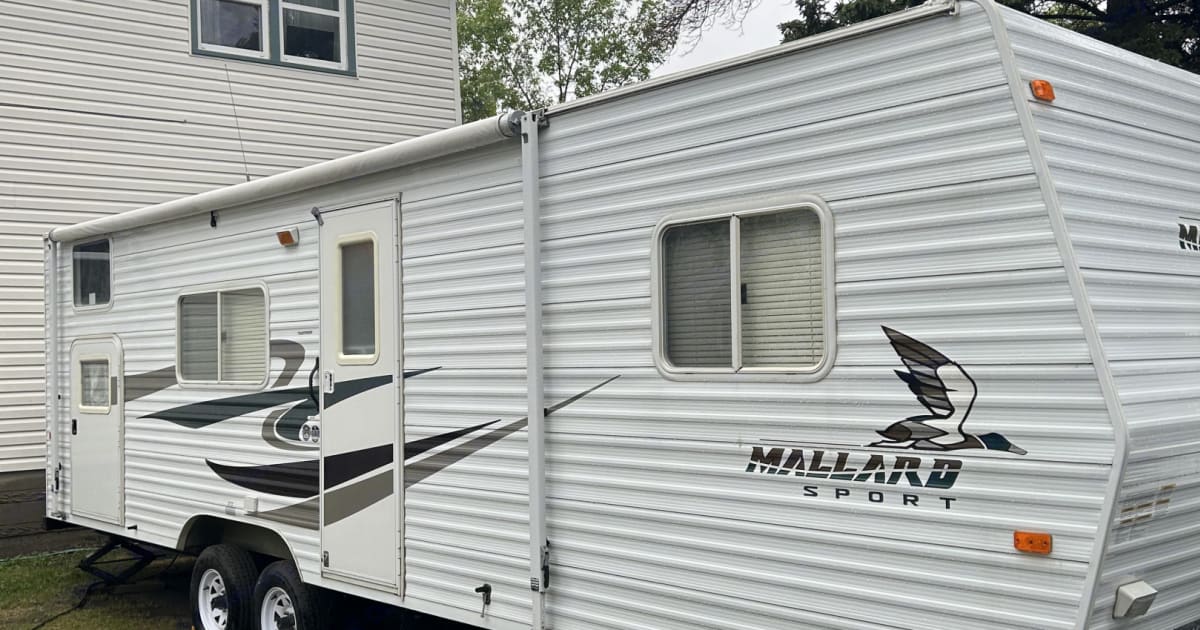 2007 Fleetwood Mallard Travel trailer Rental in camrose, AB Outdoorsy