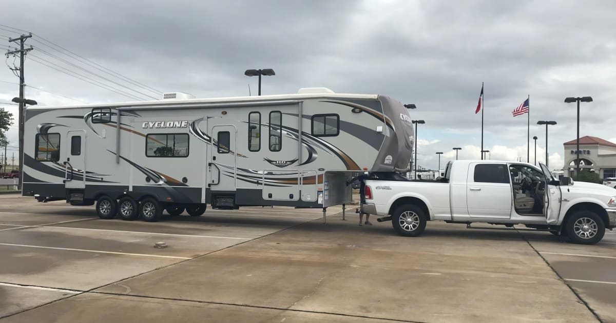 2012 Heartland RVs Cyclone Toy Hauler Fifthwheel Rental in LAS CRUCES