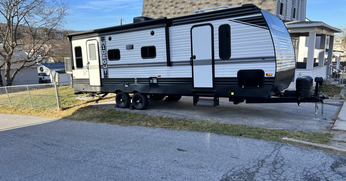 2022 Keystone Hideout Truck Camper Rental in Altoona, PA Outdoorsy