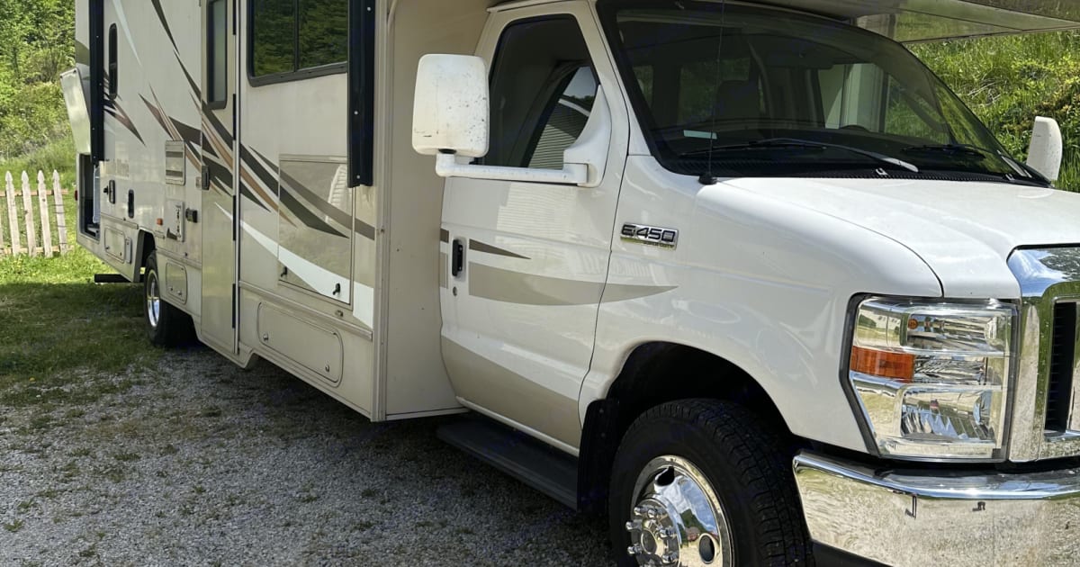 2017 Winnebago Minnie Winnie Class C Rental in OH