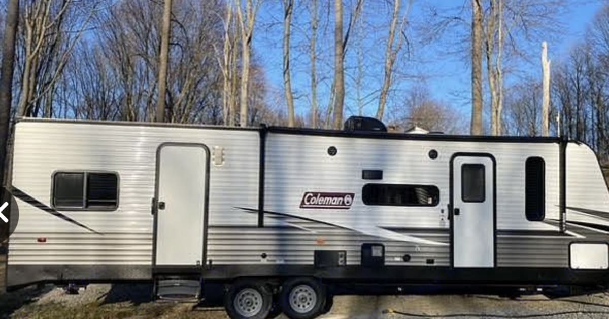 2021 Coleman Coleman Lantern 300TQ Toy Hauler with Party deck Toy