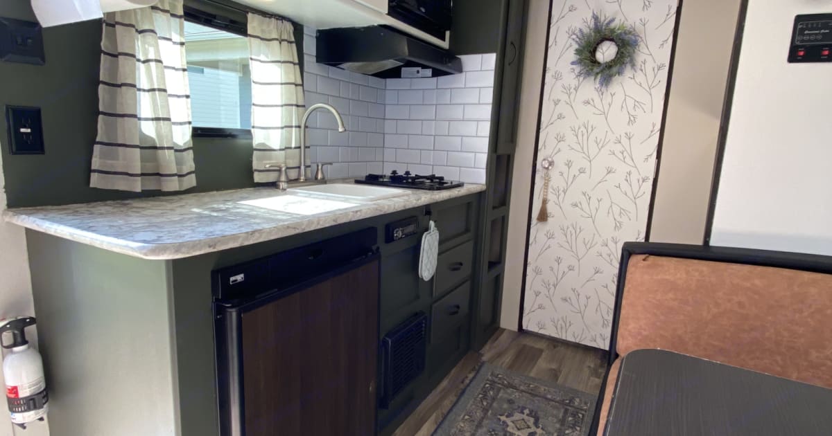 2018 Keystone RV Summerland Mini Travel trailer Rental in Columbiana