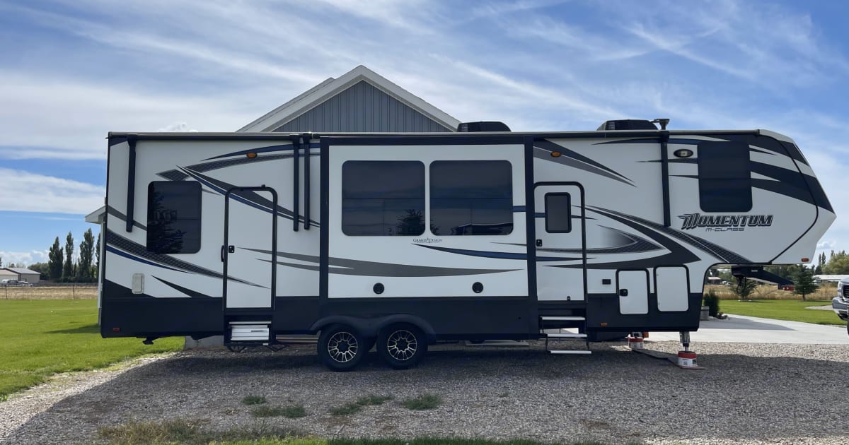 2017 Grand Design Momentum Fifthwheel Rental in Blackfoot, ID Outdoorsy
