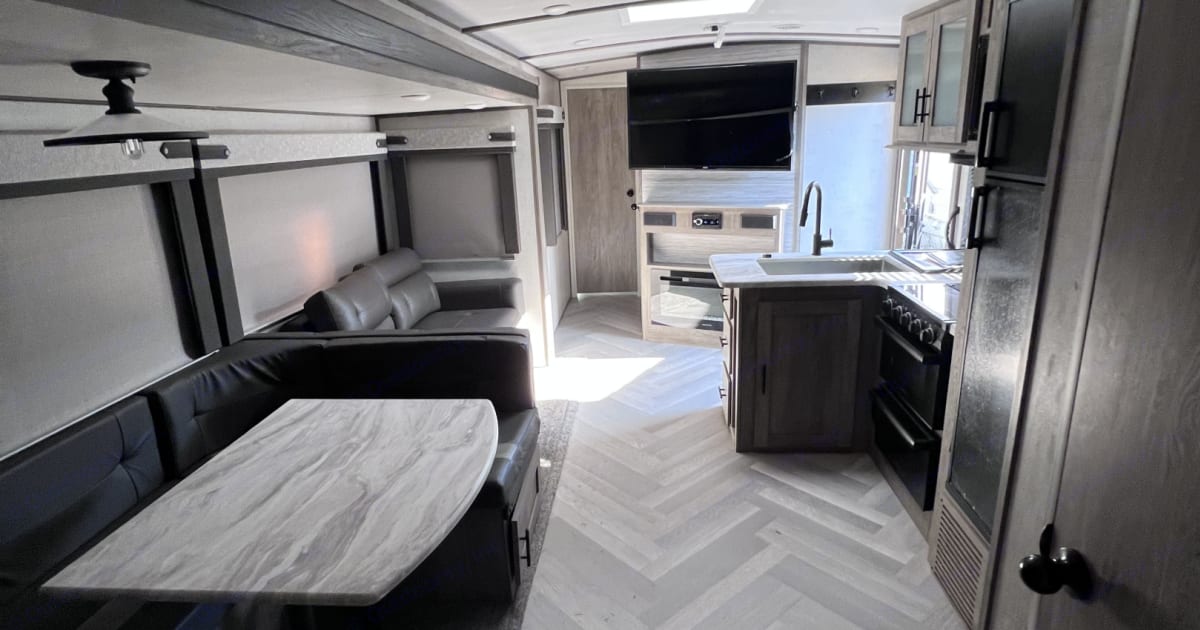 2021 Forest River Wildwood Heritage Glen Travel trailer Rental in