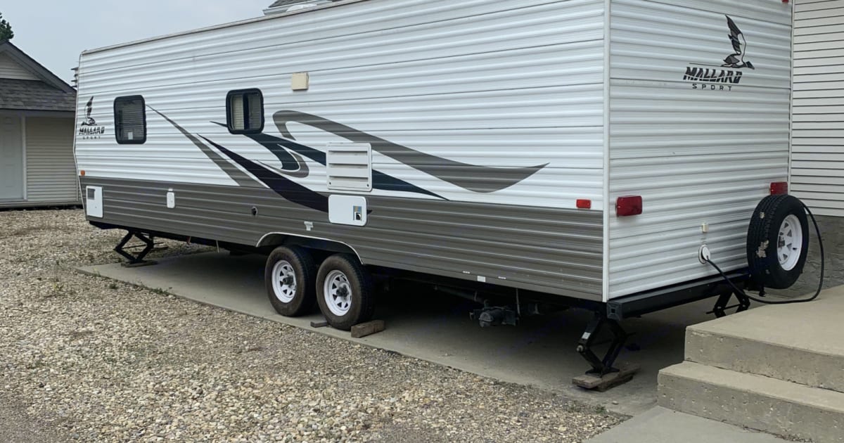 2008 Fleetwood Mallard Travel trailer Rental in Innisfail, AB Outdoorsy