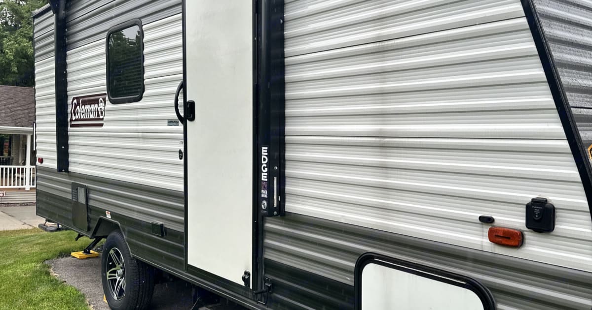 2020 Dutchmen Coleman Lantern LT Travel trailer Rental in Wisconsin Dells, WI Outdoorsy