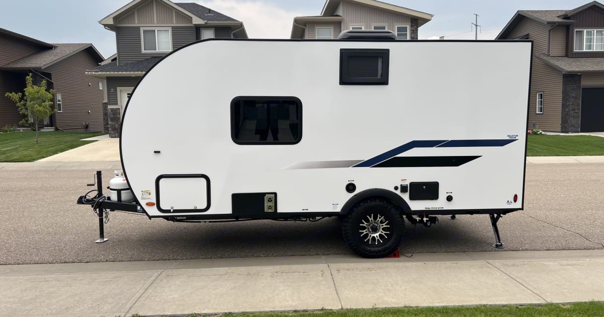 2023 Braxton Creek Bushwacker Plus Travel trailer Rental in Innisfail