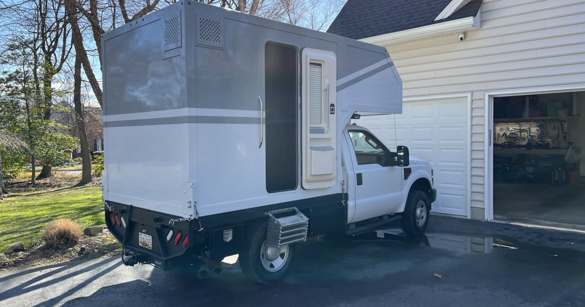 2009 Ford F 350 4x4 Truck Camper Rental in Millsboro, DE Outdoorsy