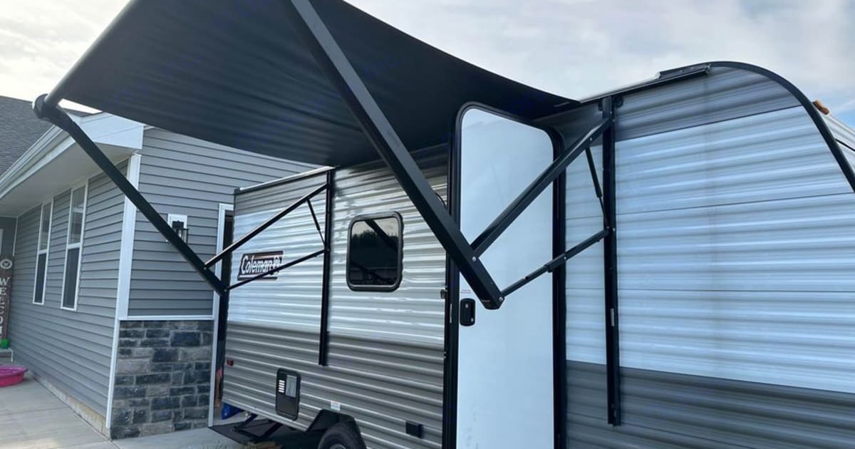 2023 Coleman Lantern LT 17B Travel trailer Rental in Edgerton, WI