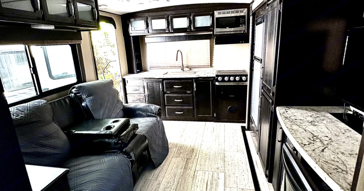 2018 Grand Design Imagine Travel trailer Rental in Cartersville, GA