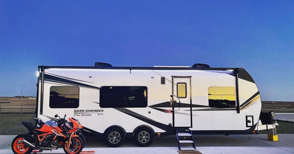 2022 Aluminum Trailer Company 2816 Gamechanger Pro Toy hauler Rental in