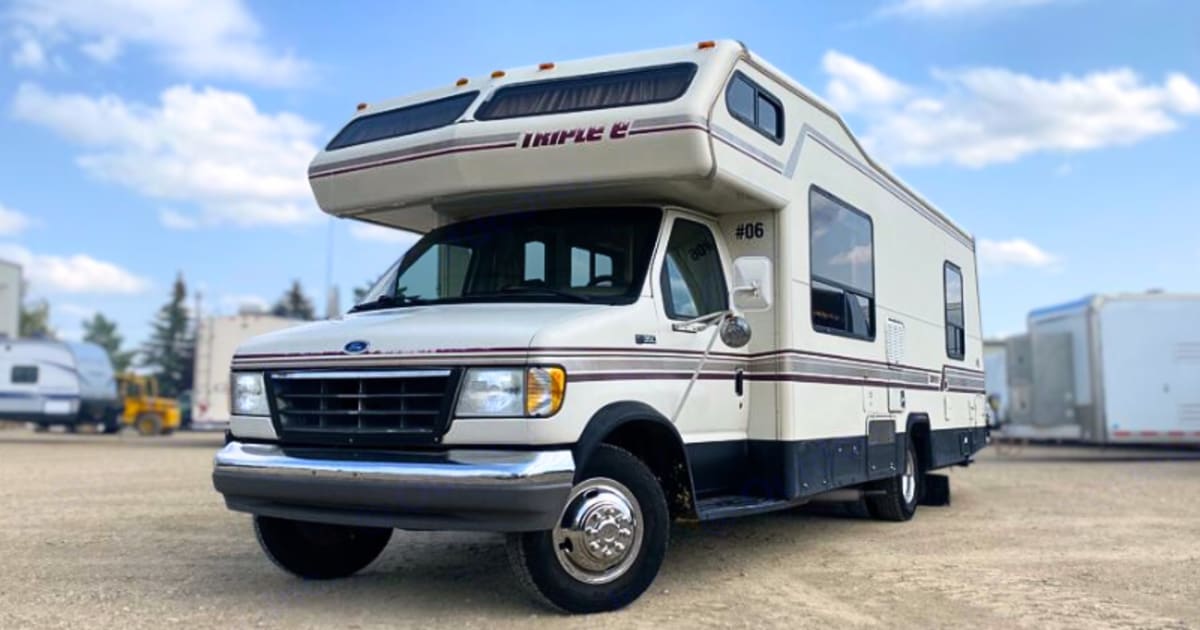 1992 Triple E Regency Class C Rental in Acheson, AB Outdoorsy