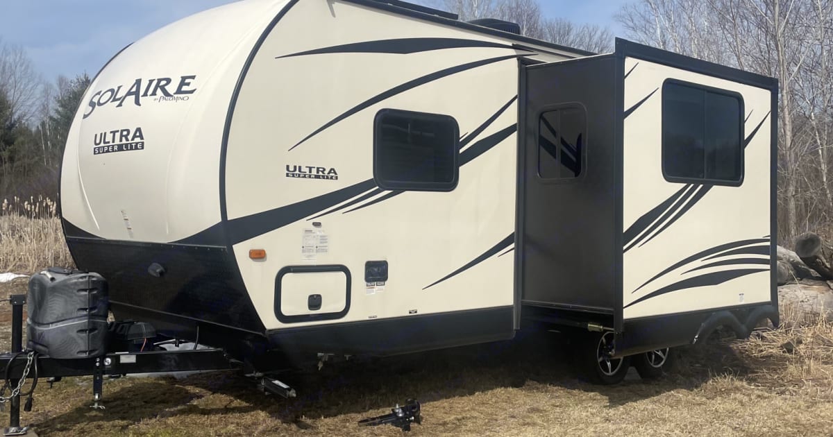 2015 Forest River Palomino Solaire Travel trailer Rental in Peshtigo