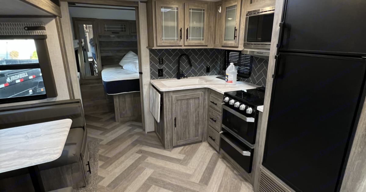 2021 Forest River Wildwood Heritage Glen HL Travel trailer Rental in