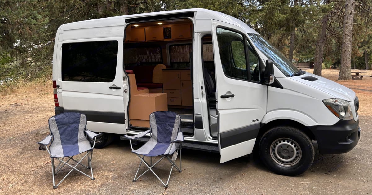 2016 MercedesBenz B class campervan MB 140 Camper van Rental in Eugene