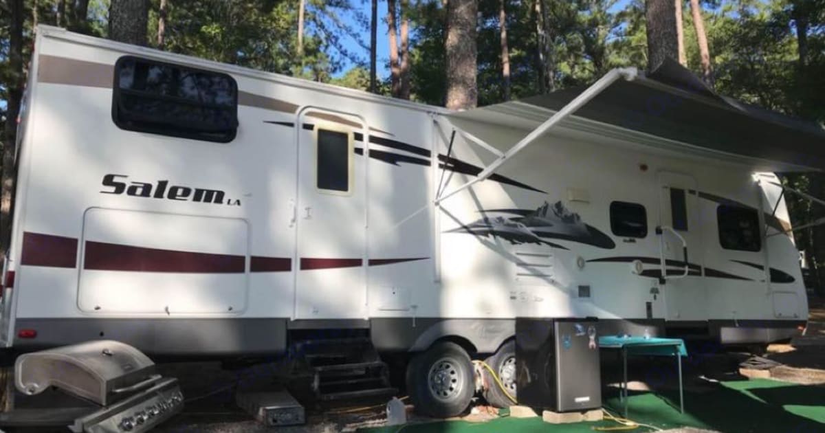 2008 Salem 312QBBS Travel trailer Rental in Taft, TN Outdoorsy
