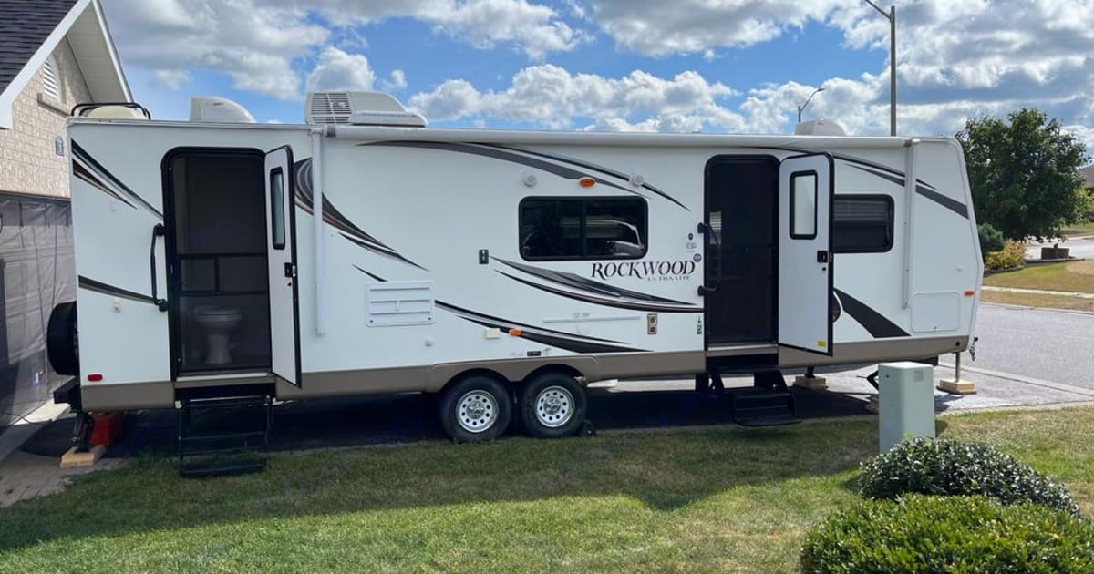 2016 Forest River Rockwood Ultra Lite Travel trailer Rental in