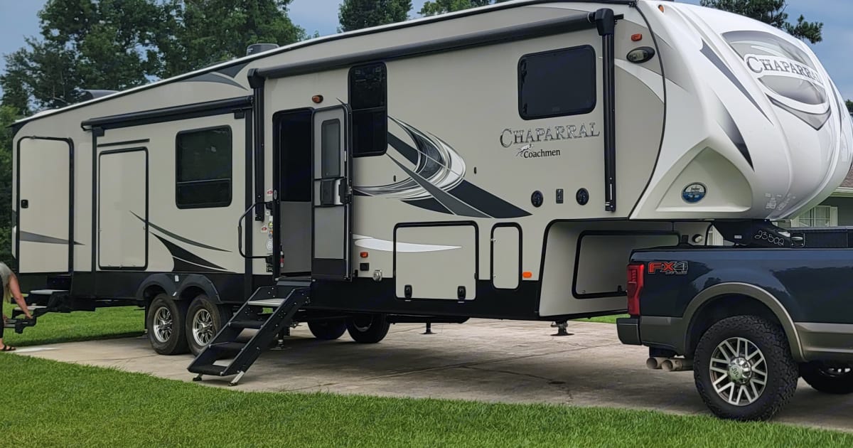 2020 Forest River Coachmen Chaparral Fifthwheel Rental in Blountstown