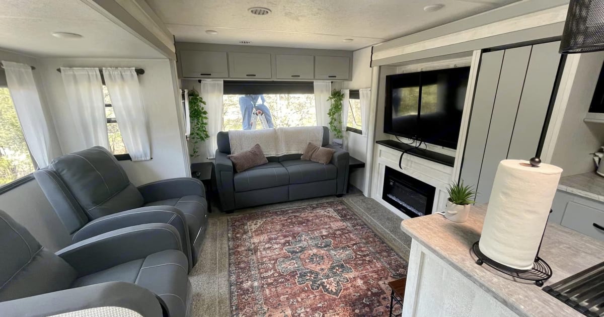 2022 Forest River Vibe Travel trailer Rental in Blue Ridge, GA Outdoorsy