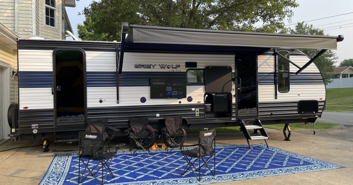 2023 Forest River Cherokee Grey Wolf Travel trailer Rental in