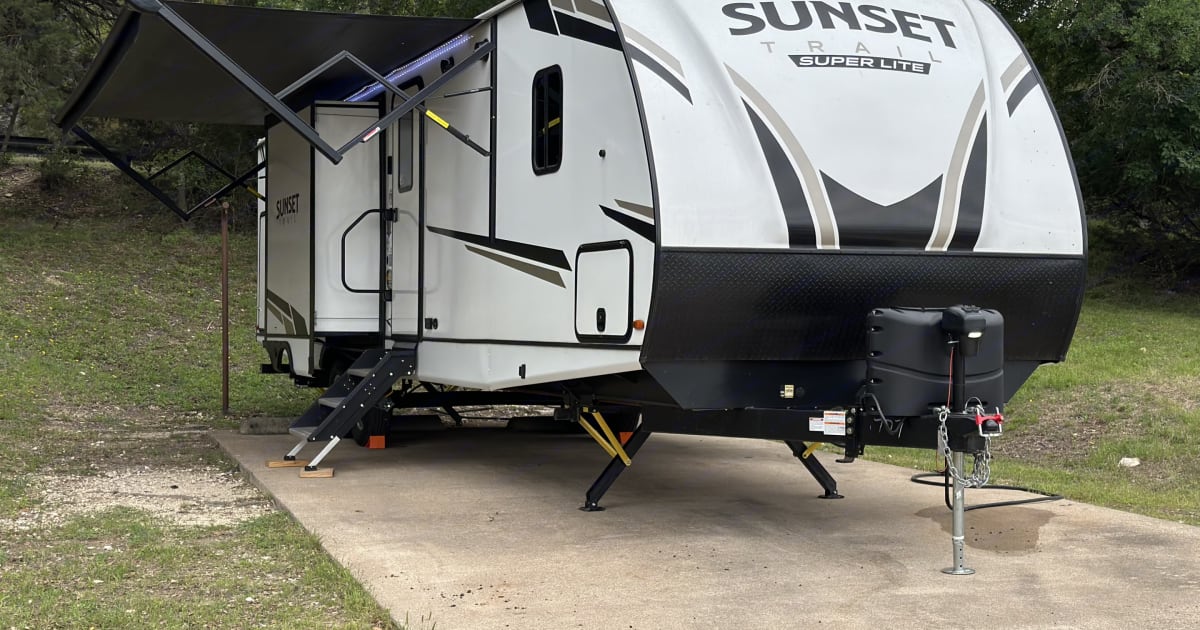 2022 Crossroads RV Sunset Trail Travel trailer Rental in Killeen, TX