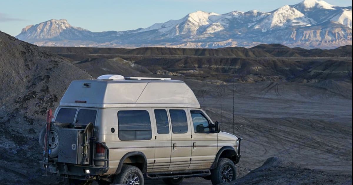 2010 Ford Econoline 150 Camper van Rental in Eugene, OR Outdoorsy