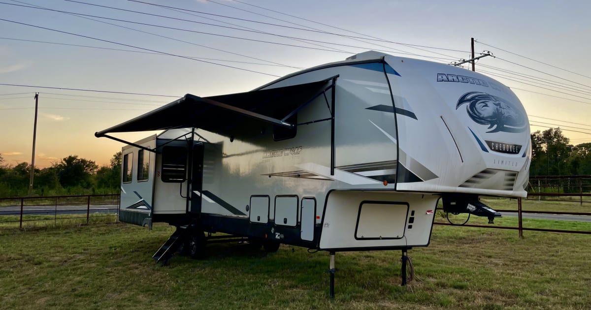 2021 Forest River Cherokee Arctic Wolf Fifthwheel Rental in Whitehouse