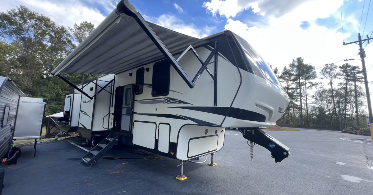 2019 Crossroads Volante Fifthwheel Rental in Covington, GA Outdoorsy