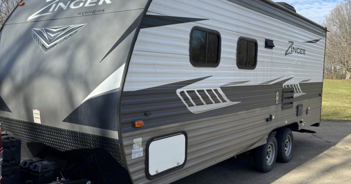2019 Crossroads RV Zinger Travel trailer Rental in Neenah, WI Outdoorsy