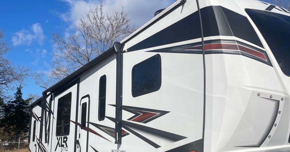 2021 Forest River XLR Nitro Toy Hauler Fifthwheel Rental in Clinton