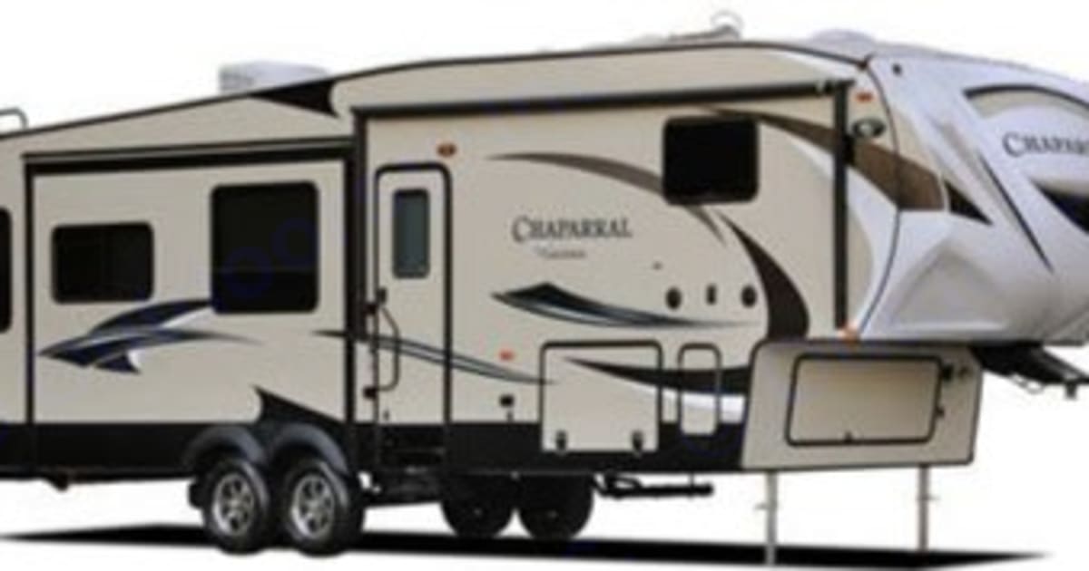 2015 Forest River Coachmen Chaparral Fifthwheel Rental in Chenoa, IL